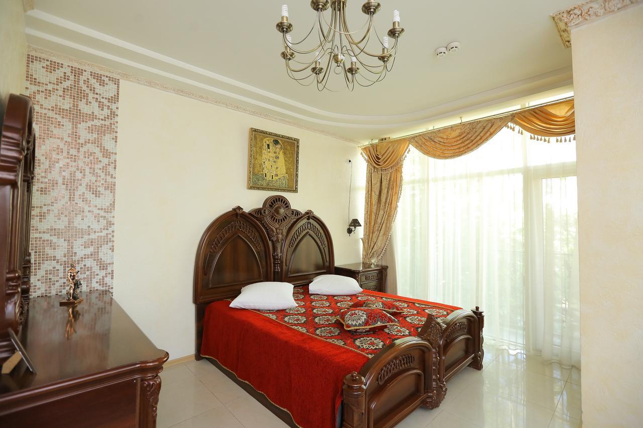 "Zolotoe Runo" Hotel Odessa Ngoại thất bức ảnh